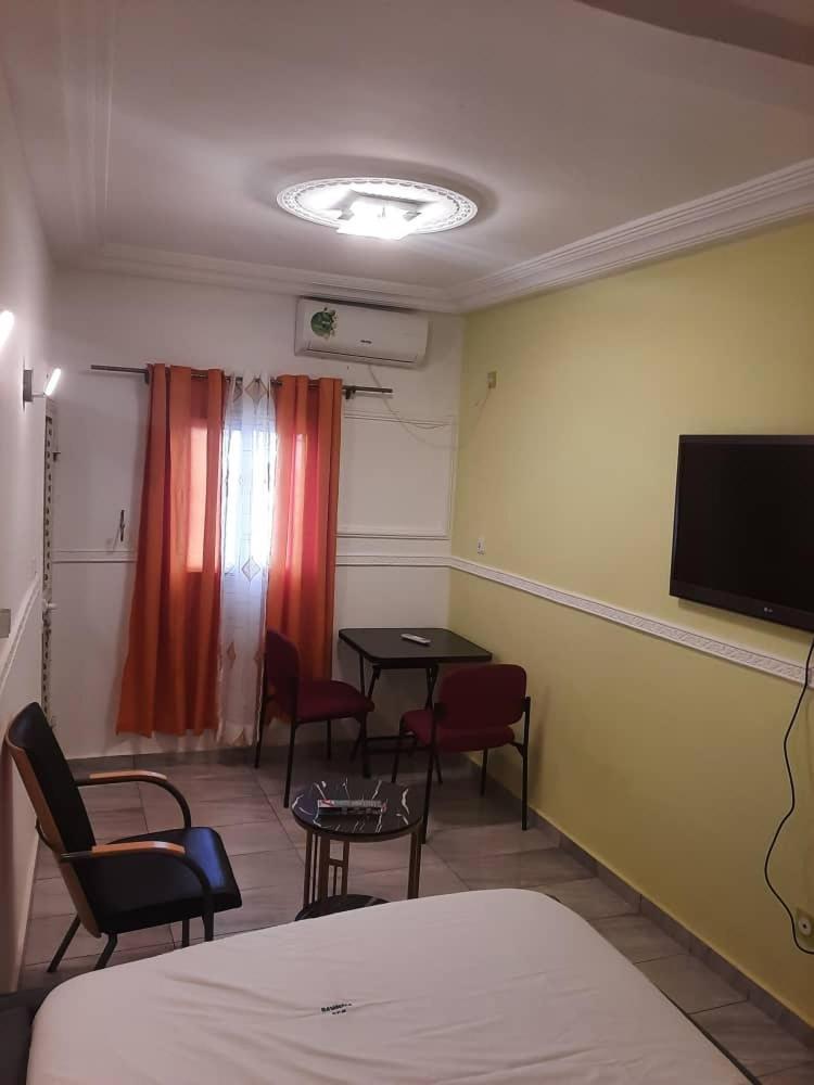 Residence P P M Odza Yaoundé Exteriör bild